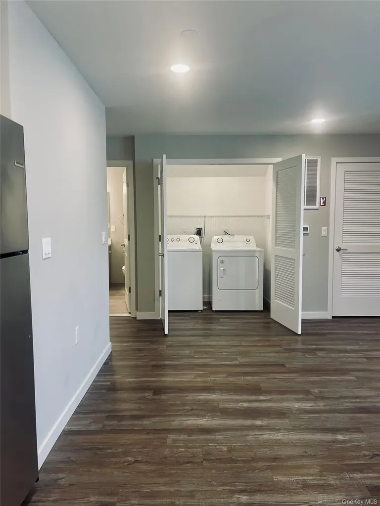 221 Eastview Drive Central Islip NY 11722