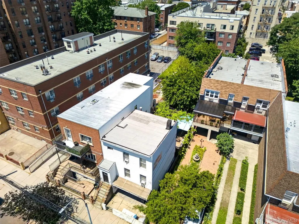 25-14 Crescent Street Astoria NY 11102