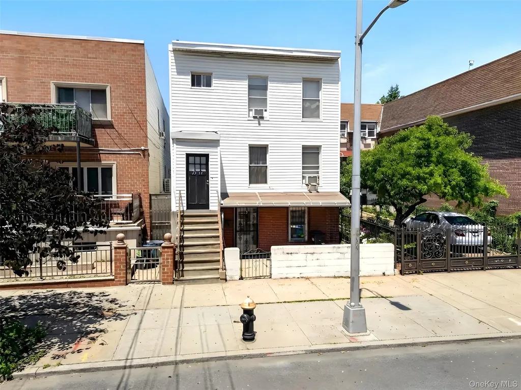 25-14 Crescent Street Astoria NY 11102