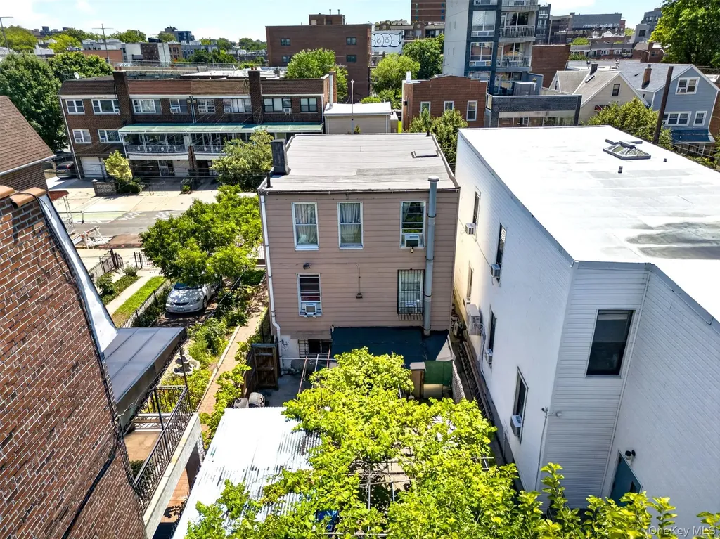 25-14 Crescent Street Astoria NY 11102