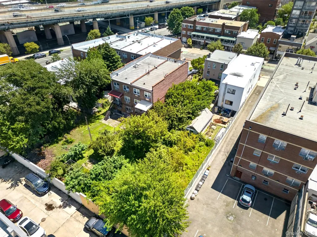 25-14 Crescent Street Astoria NY 11102