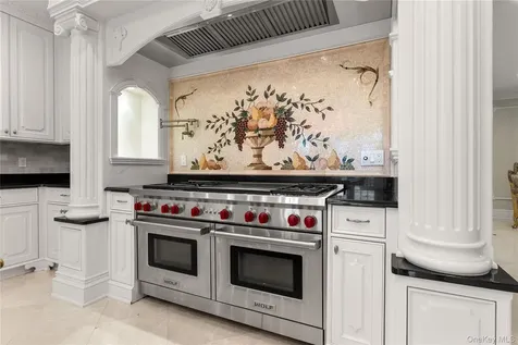 28 Whitney Circle Glen Cove NY 11542