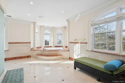 28 Whitney Circle Glen Cove NY 11542