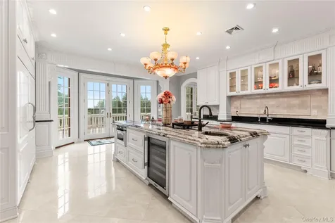 28 Whitney Circle Glen Cove NY 11542