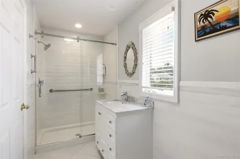 1 Geoffrey Avenue Syosset NY 11791