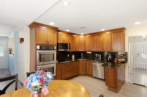 1 Geoffrey Avenue Syosset NY 11791