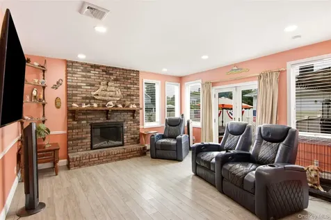 1 Geoffrey Avenue Syosset NY 11791
