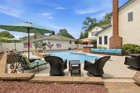 1 Geoffrey Avenue Syosset NY 11791