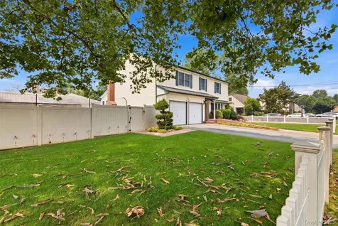 1 Geoffrey Avenue Syosset NY 11791