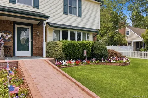 1 Geoffrey Avenue Syosset NY 11791