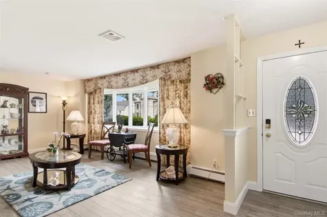1 Geoffrey Avenue Syosset NY 11791