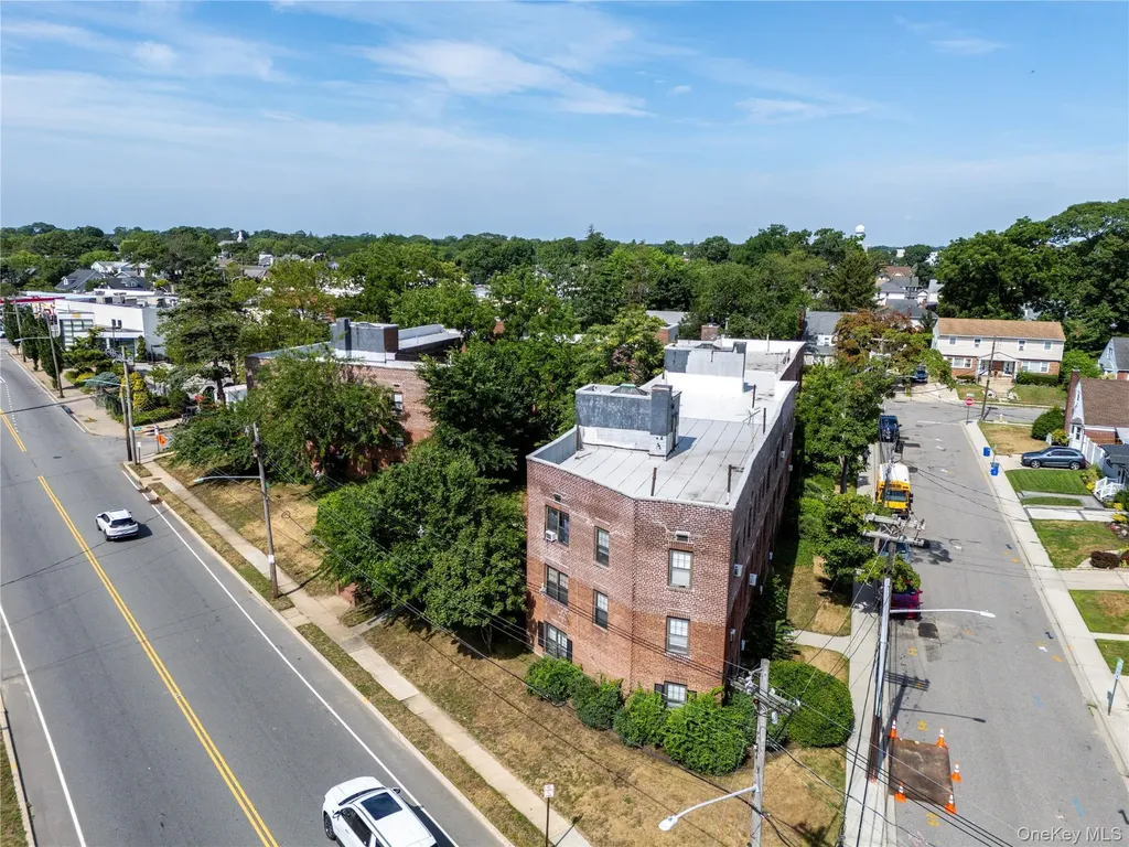 32-40 N Long Beach Road Rockville Centre NY 11570