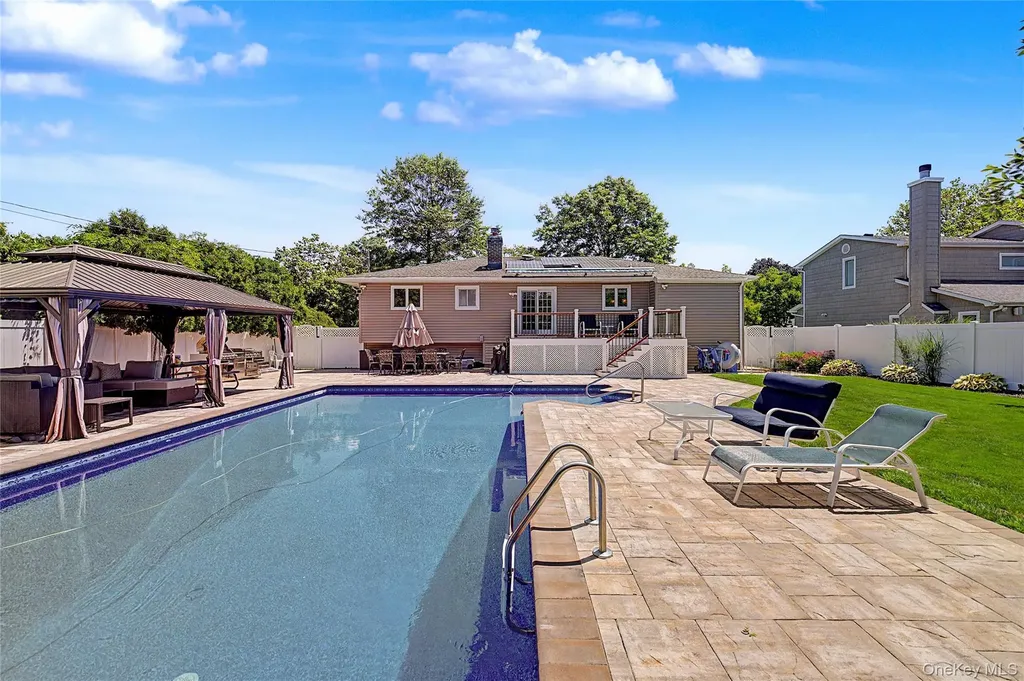 9 Cortland Avenue Jericho NY 11753