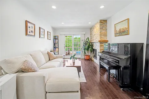 9 Cortland Avenue Jericho NY 11753