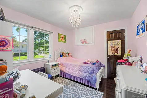 9 Cortland Avenue Jericho NY 11753