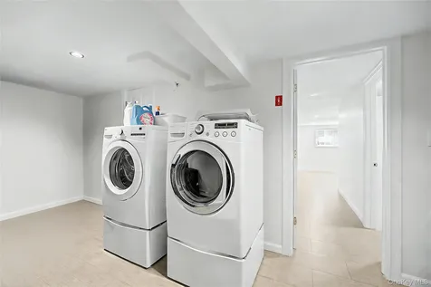 9 Cortland Avenue Jericho NY 11753