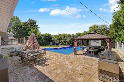 9 Cortland Avenue Jericho NY 11753