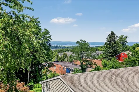 33 Cedar Lane Ossining NY 10562