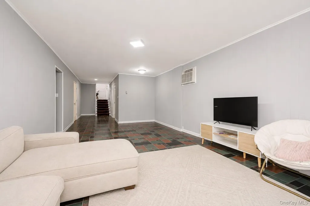 735 Elvira Avenue Far Rockaway NY 11691