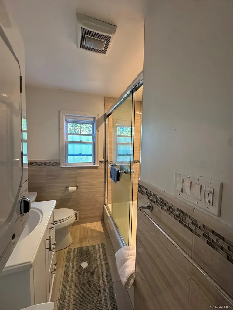 22518 S Conduit Avenue Springfield Gardens NY 11413