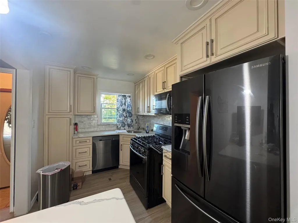 22518 S Conduit Avenue Springfield Gardens NY 11413