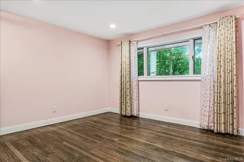 6 Cherry Lane E Syosset NY 11791