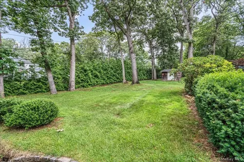 6 Cherry Lane E Syosset NY 11791