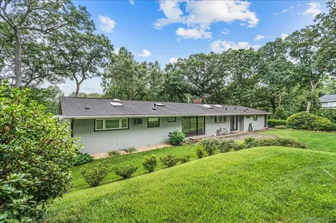 6 Cherry Lane E Syosset NY 11791