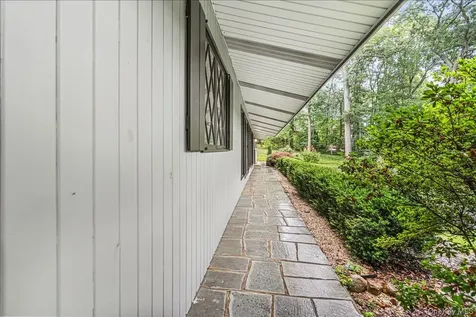 6 Cherry Lane E Syosset NY 11791