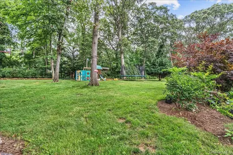 6 Cherry Lane E Syosset NY 11791