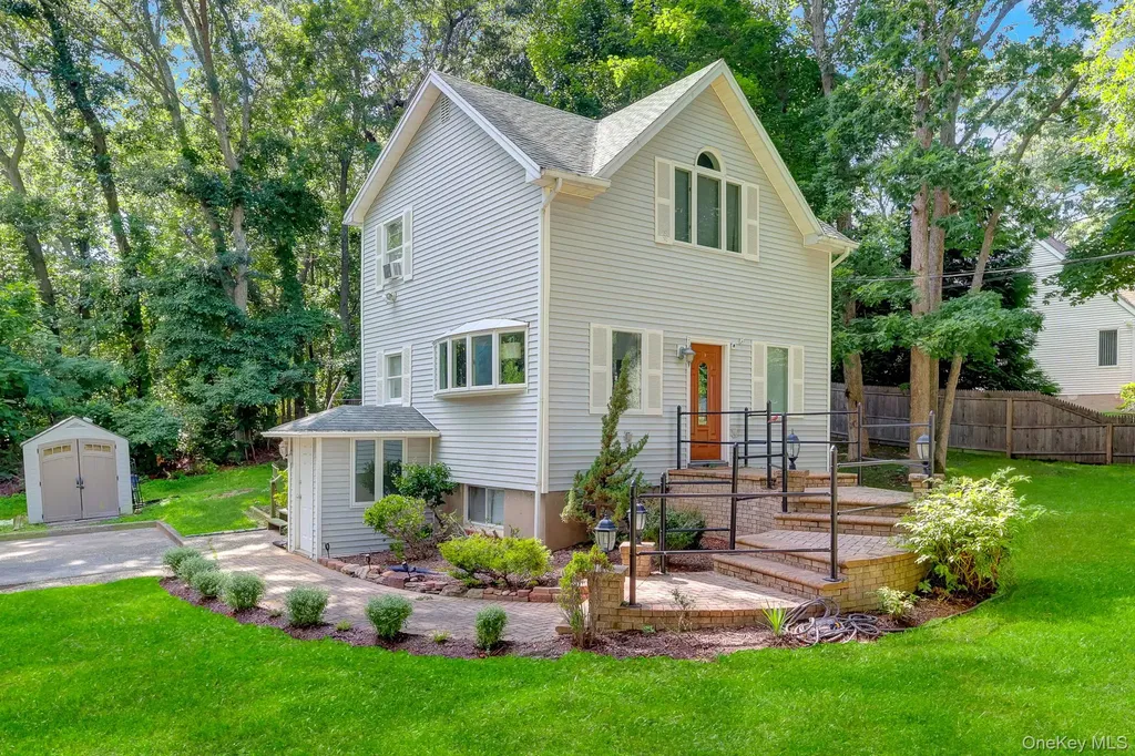 14 Neponsit Road Sound Beach NY 11789