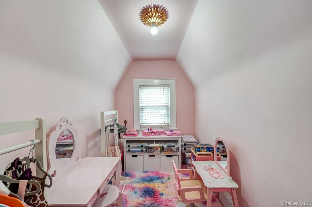 6 Troy Place Merrick NY 11566