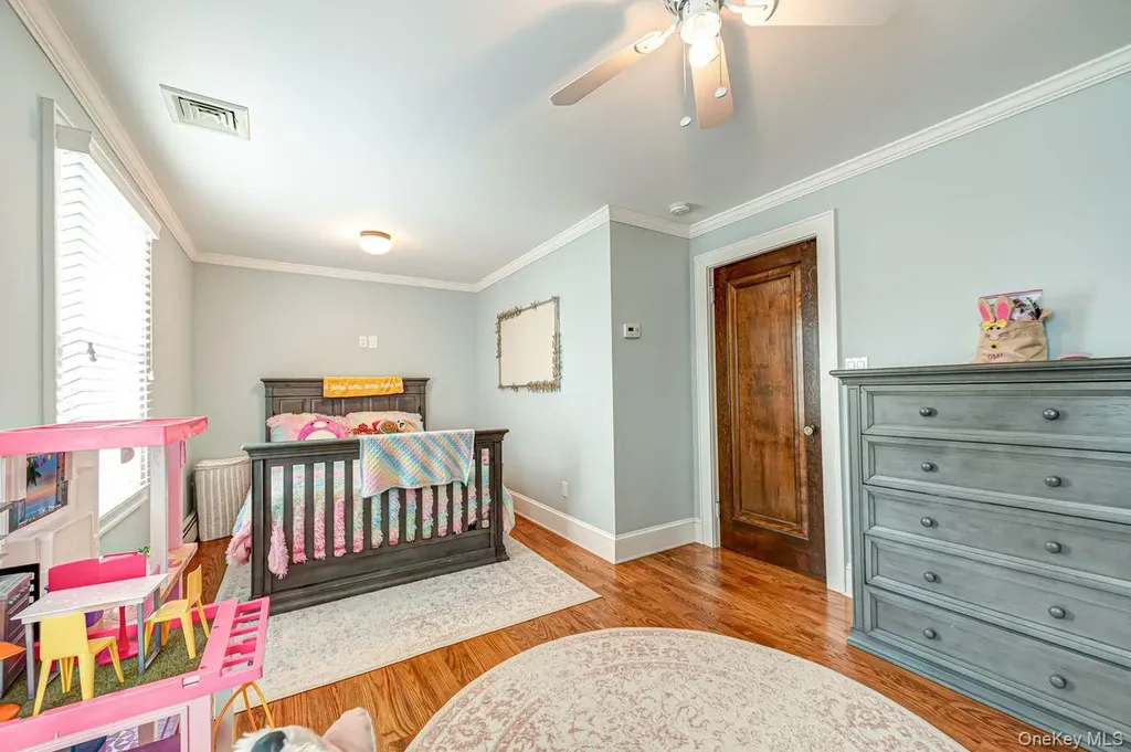 6 Troy Place Merrick NY 11566
