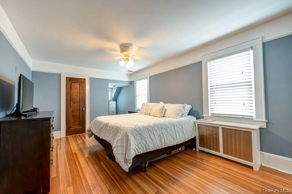 6 Troy Place Merrick NY 11566