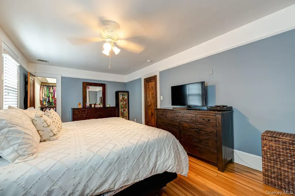 6 Troy Place Merrick NY 11566