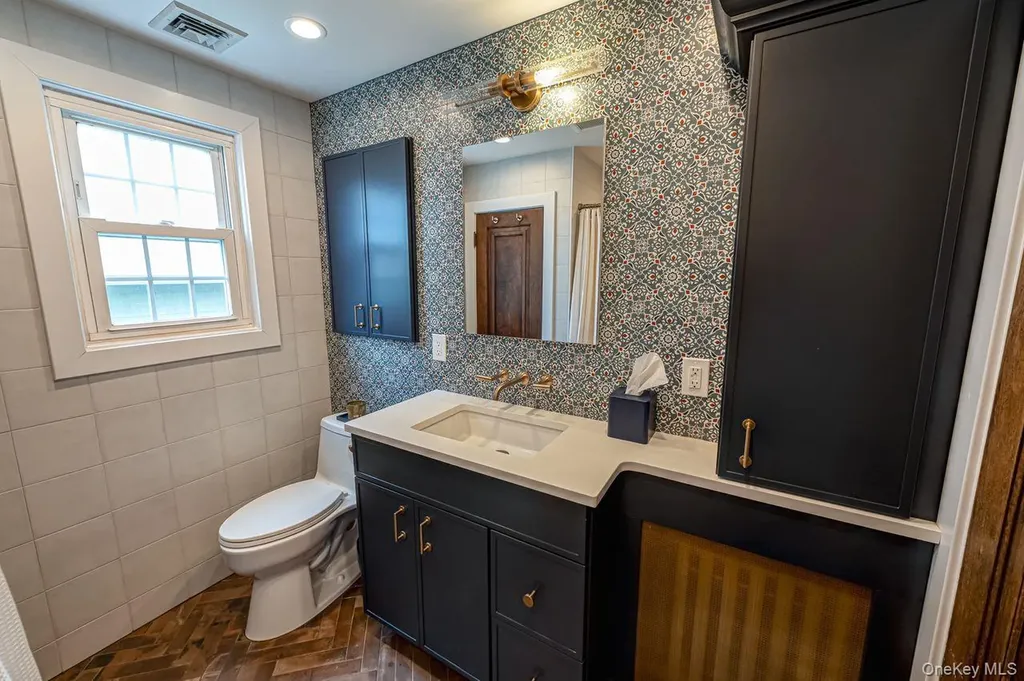 6 Troy Place Merrick NY 11566