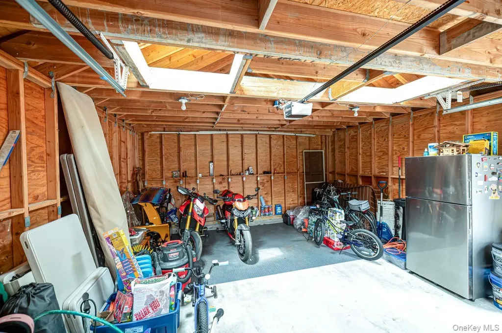 6 Troy Place Merrick NY 11566