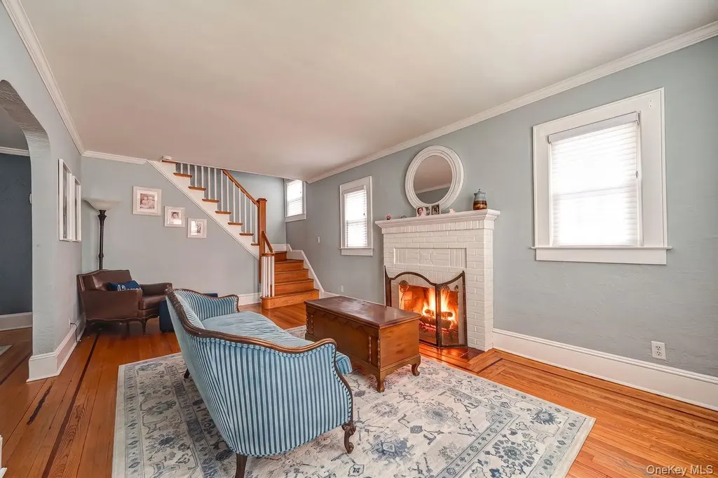 6 Troy Place Merrick NY 11566