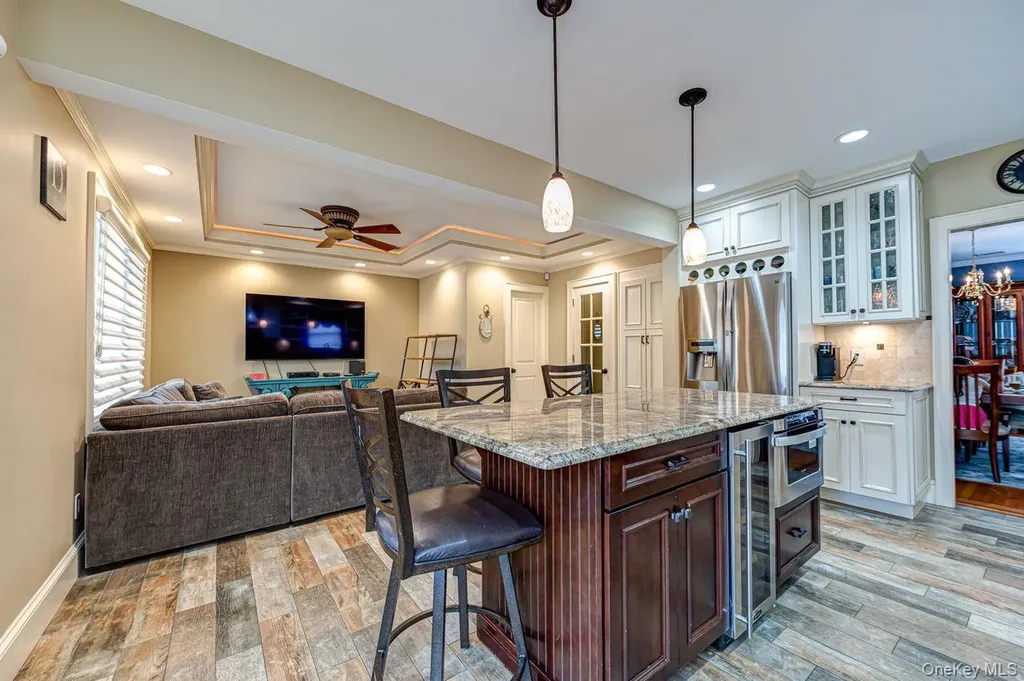 6 Troy Place Merrick NY 11566