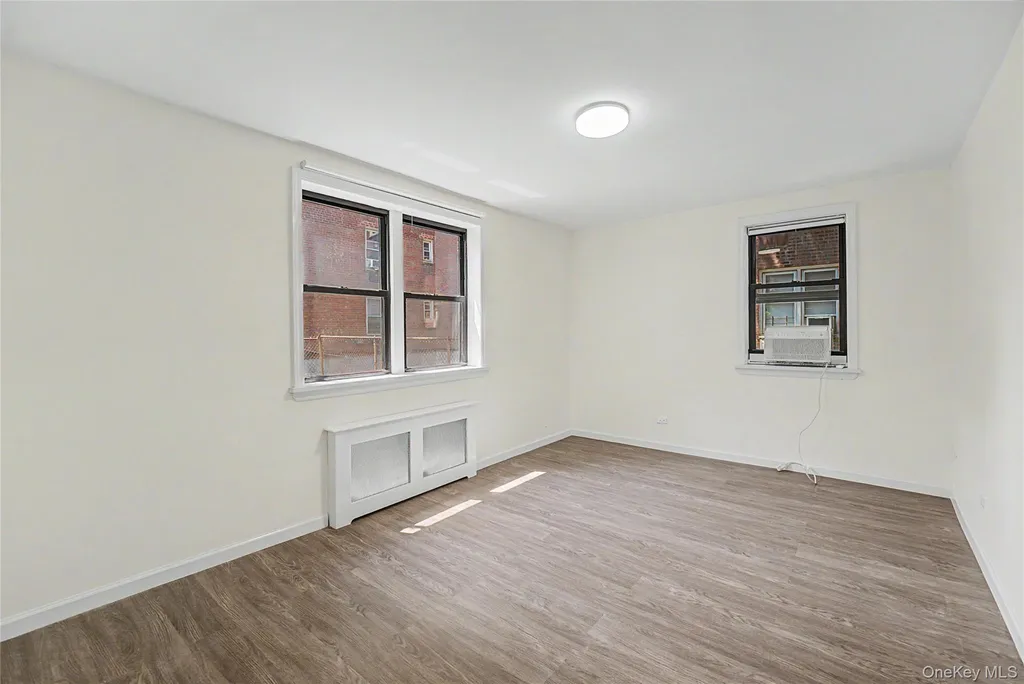 143-36 Barclay Avenue Flushing NY 11355