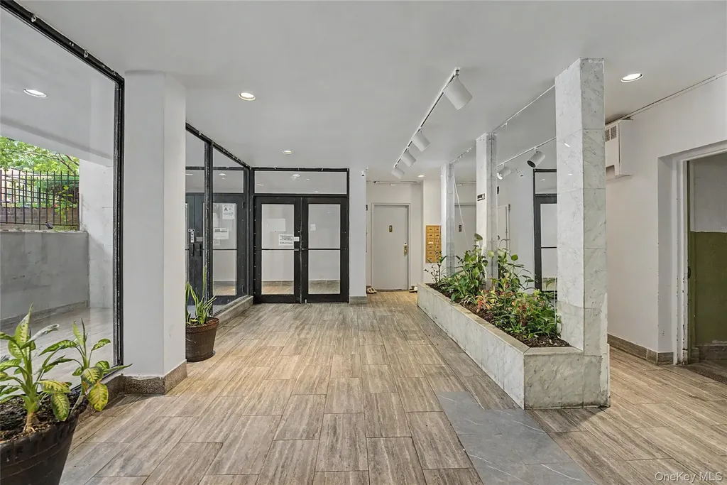 143-36 Barclay Avenue Flushing NY 11355