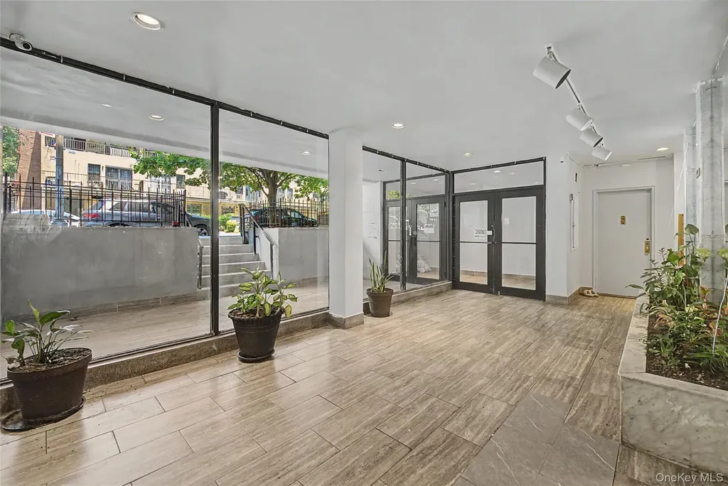 143-36 Barclay Avenue Flushing NY 11355