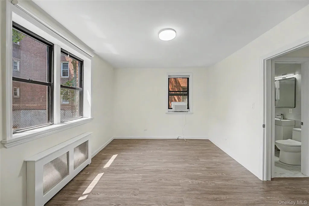 143-36 Barclay Avenue Flushing NY 11355