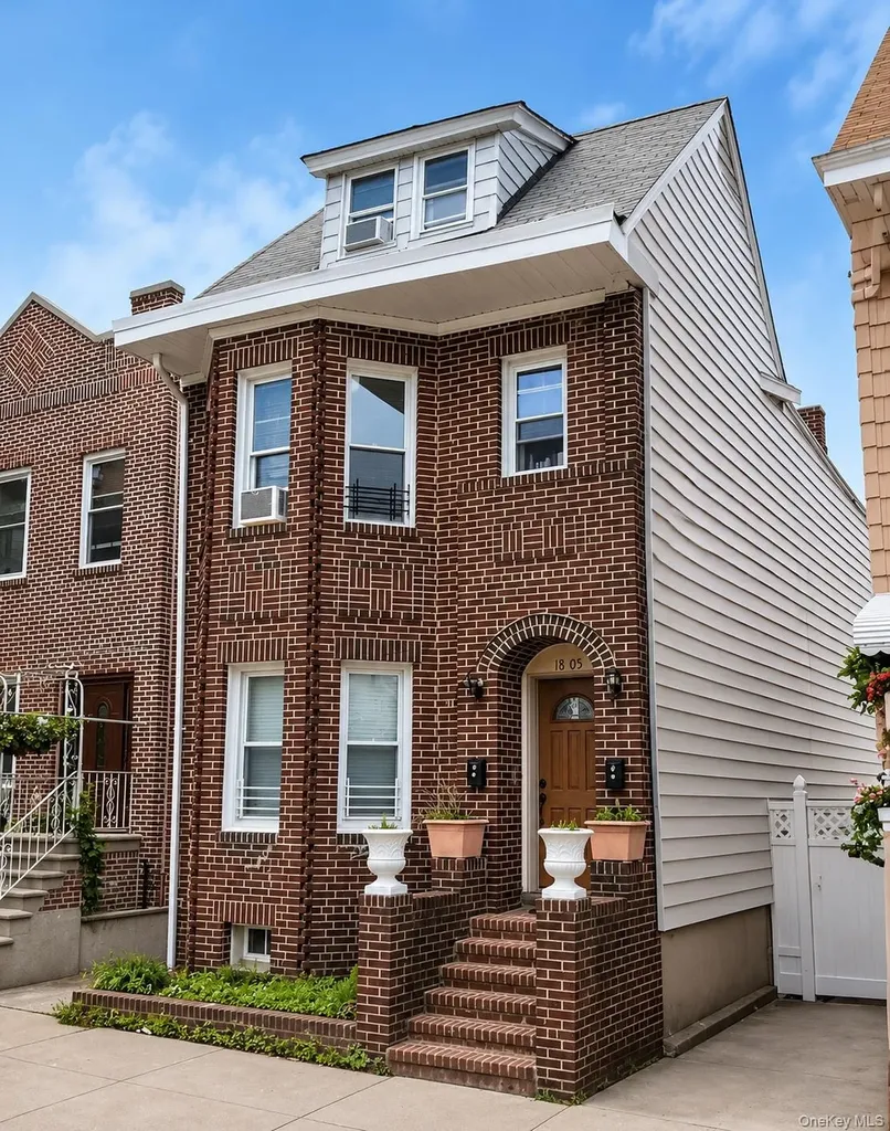 1805 Mulford Avenue Bronx NY 10461