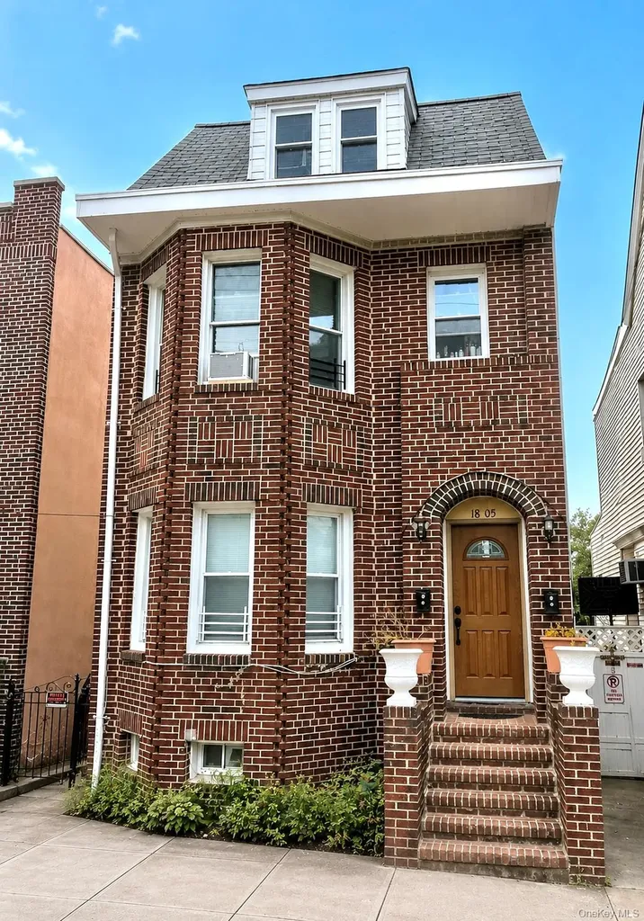 1805 Mulford Avenue Bronx NY 10461