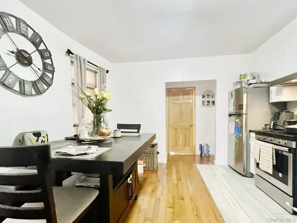 1805 Mulford Avenue Bronx NY 10461