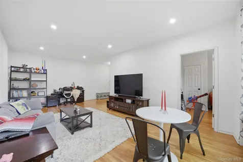 953 W Boston Post Road Mamaroneck NY 10543