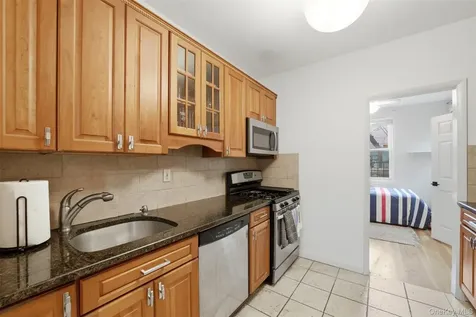 953 W Boston Post Road Mamaroneck NY 10543