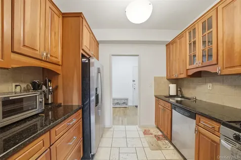 953 W Boston Post Road Mamaroneck NY 10543