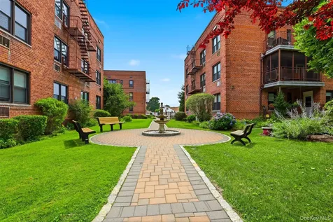 953 W Boston Post Road Mamaroneck NY 10543